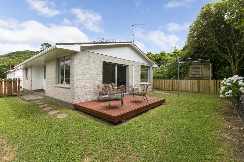 28A Chamberlain Road, Karori, Wellington - Carousel 1