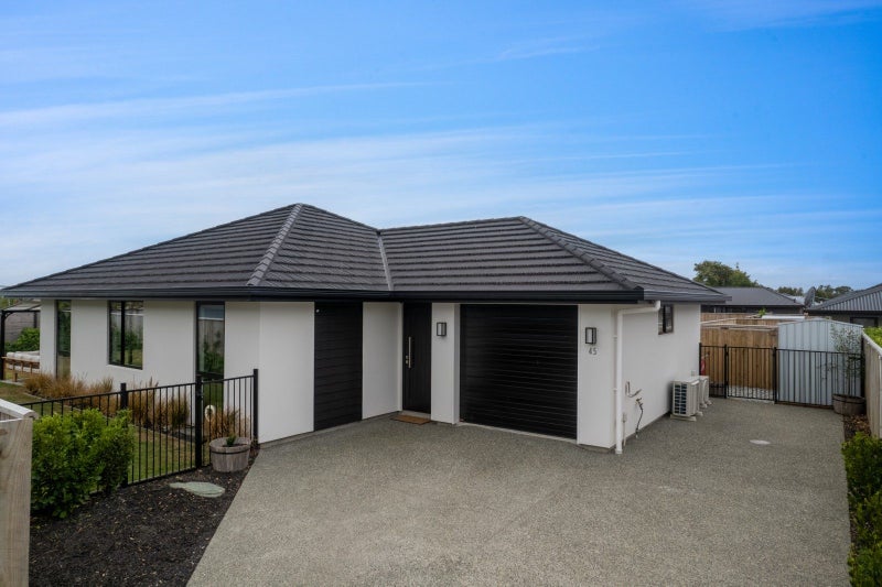 45 Midlane Crescent, Appleby, Richmond - Carousel 1