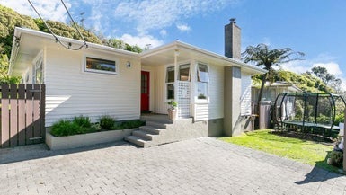 10 Leona Way, Paparangi, Wellington - Carousel 1