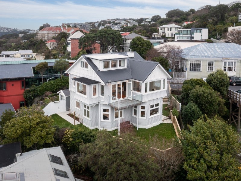 9 Clermont Terrace, Kelburn, Wellington - Carousel 1