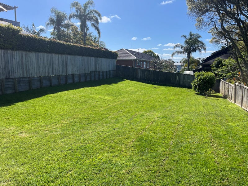 35 St Michaels Avenue, Point Chevalier, Auckland - Carousel 1