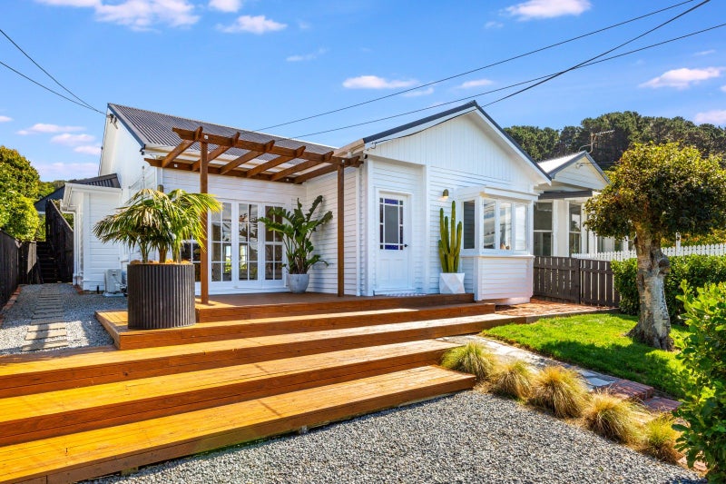 89 Standen Street, Karori, Wellington - Carousel 1