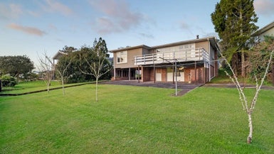 20 Renata Crescent, Te Atatu Peninsula, Auckland - Carousel 1