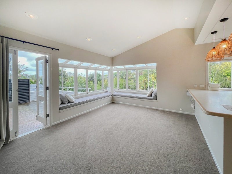 15 Montana Avenue, Murrays Bay, Auckland - Carousel 1