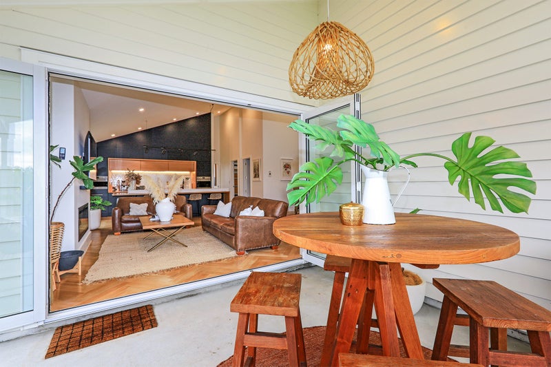 16 Clydesdale Way, Frimley, Hastings - Carousel 2