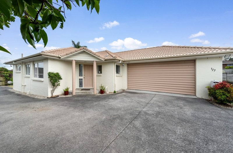 1/7 West Fairway, Golflands, Auckland - Carousel 1