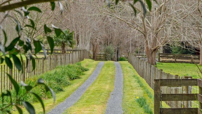 177 Skyhigh Road, Papakura - Carousel 1