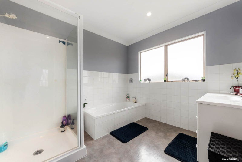 32 Broadfield Street, Massey, Auckland - Carousel 15