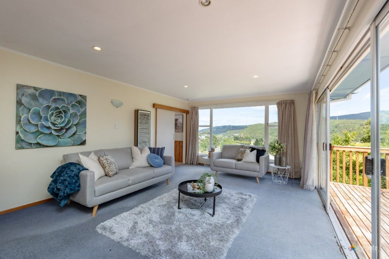 12 Castle Crescent, Stokes Valley, Lower Hutt - Carousel 2