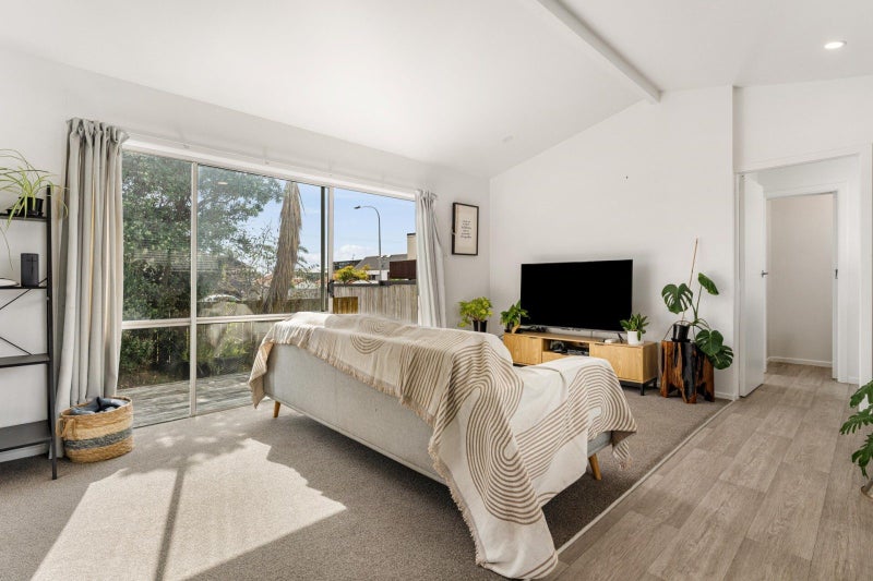 1188 Papamoa Beach Road, Papamoa Beach, Papamoa - Carousel 2