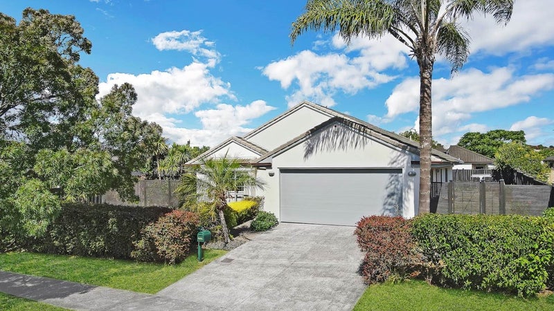 4 Freestone Place, Henderson, Auckland - Carousel 1