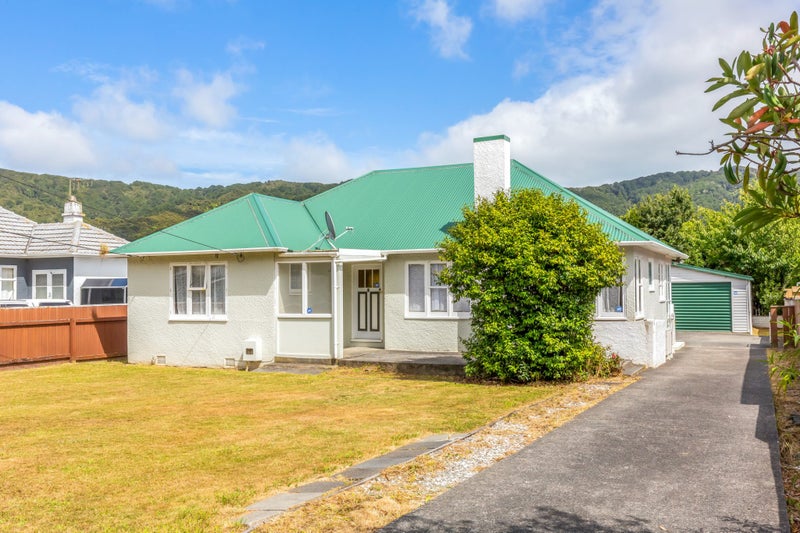 16 Peel Place, Wainuiomata, Lower Hutt - Carousel 1