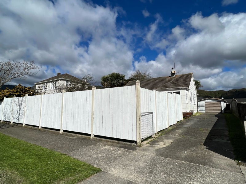 10 Hewer Crescent, Naenae, Lower Hutt - Carousel 23