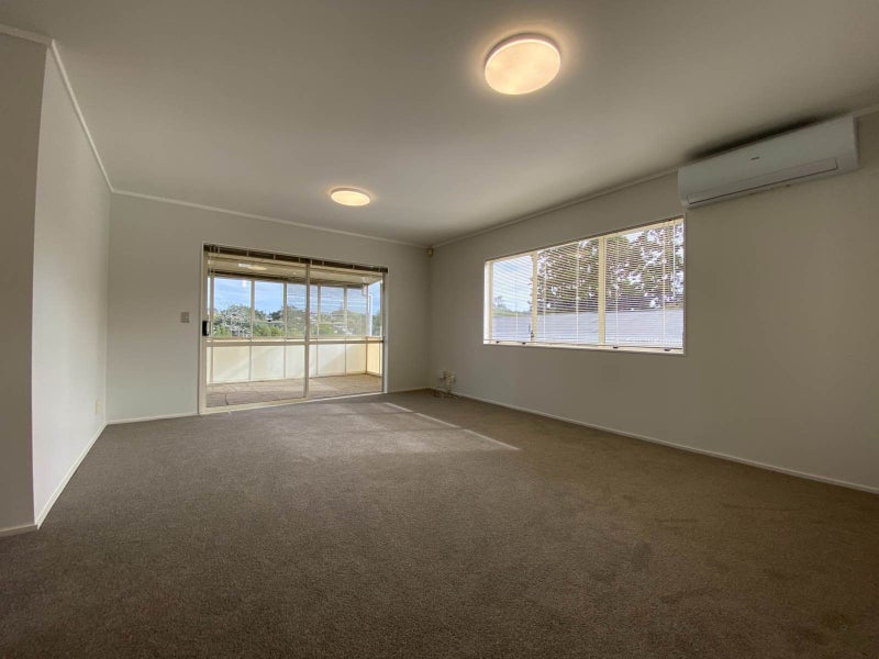 1/24 Wylie Avenue, Sunnynook, Auckland - Carousel 2