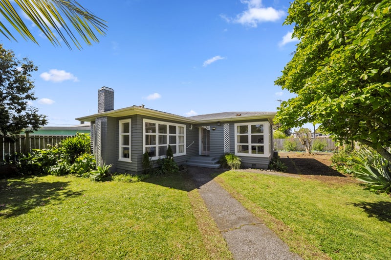 1/15 WALTER ST, Mangere East, Manukau - Carousel 1