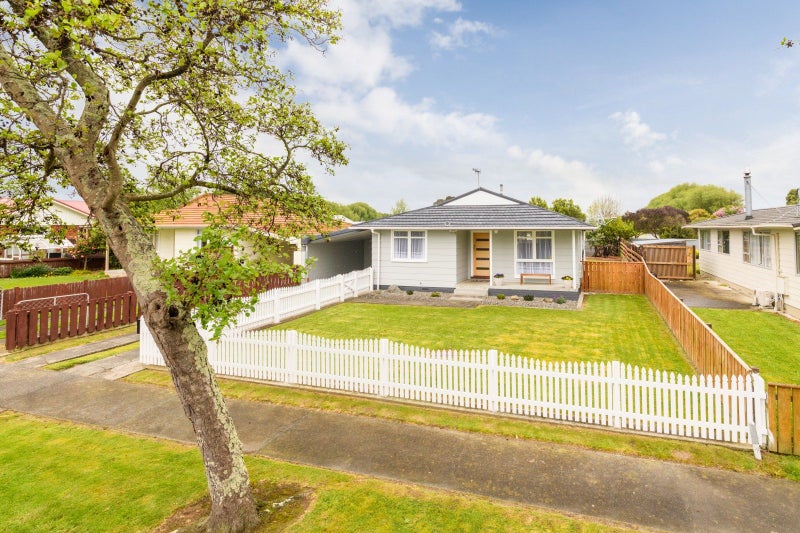 50 Amberley Avenue, Westbrook, Palmerston North - Carousel 16