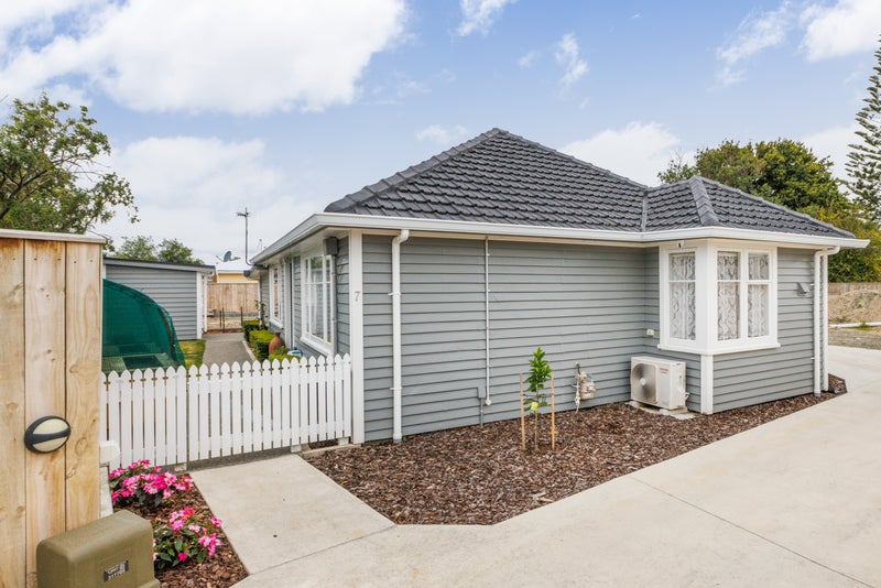 7 Denbigh Place, Awapuni, Palmerston North - Carousel 21