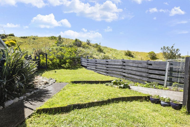 41A Edgecombe Street, Newlands, Wellington - Carousel 2