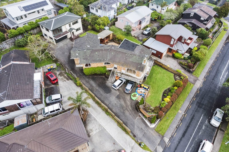 1/62 Potter Avenue, Northcote, Auckland - Carousel 2