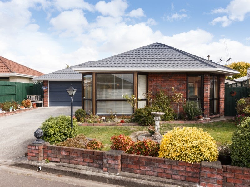 2 Seville Court, Terrace End, Palmerston North - Carousel 2