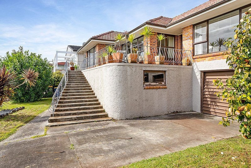 80 Jaemont Avenue, Te Atatu South, Auckland - Carousel 2