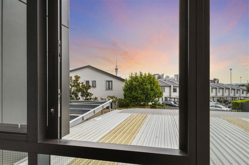 1/16K Burton Street, Eden Terrace, Auckland - Carousel 2