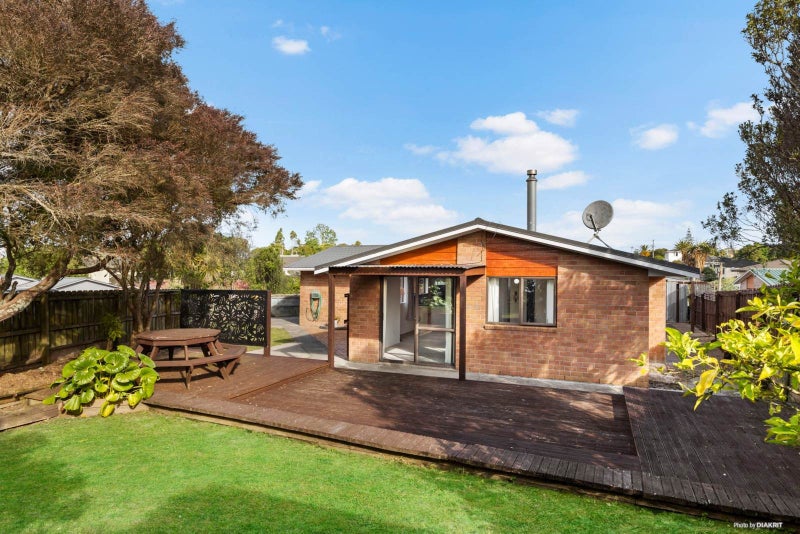 7 Muriel Place, Ranui, Auckland - Carousel 1