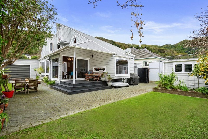 64 Wyndrum Avenue, Waterloo, Lower Hutt - Carousel 1