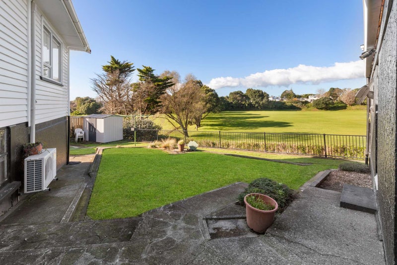 18 Endeavour Street, Marfell, New Plymouth - Carousel 2