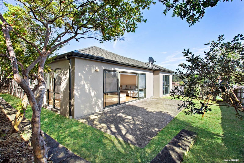 14 Henry Partington Place, Greenhithe, Auckland - Carousel 2
