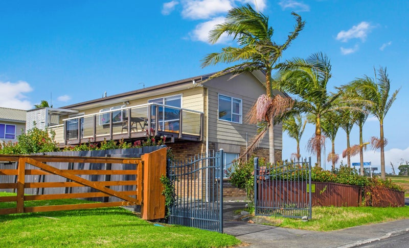 3/3 Clarks Beach Road, Pukekohe, Auckland - Carousel 1