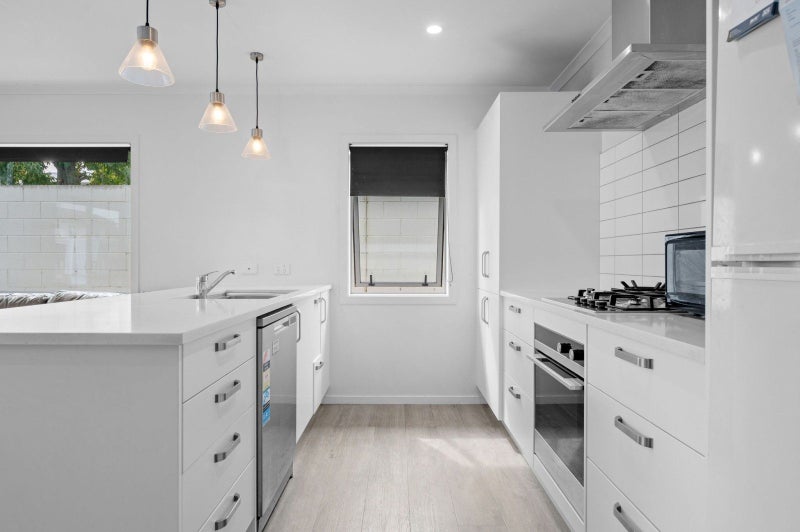 4/56 Sandwich Road, St Andrews, Hamilton - Carousel 2