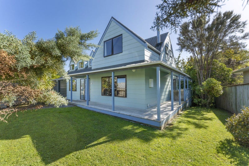 28 Heathcote Place, Fitzherbert, Palmerston North - Carousel 2