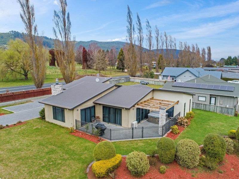 122 Kinloch Road, Taupo - Carousel 21