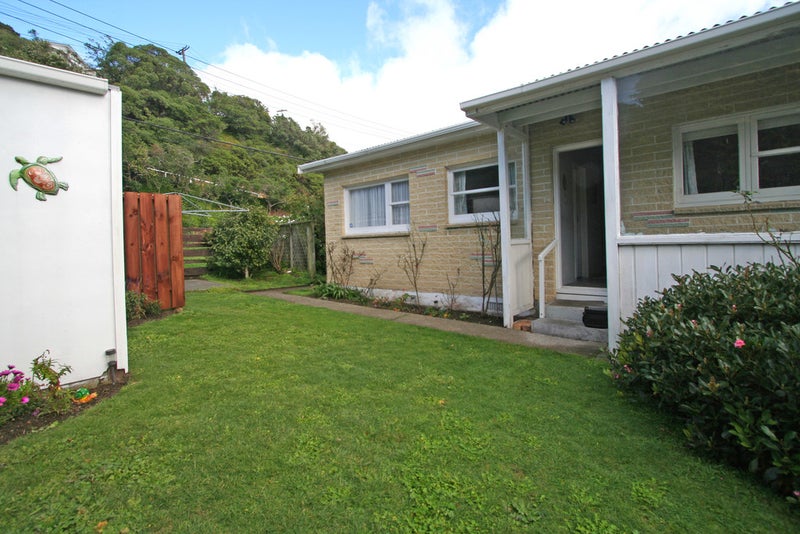 1B Awa Road, Miramar, Wellington - Carousel 16