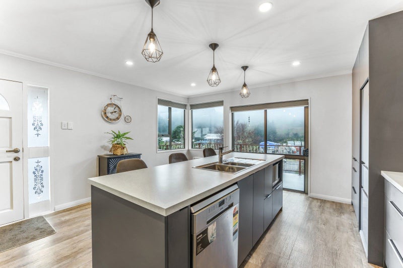 11 Salisbury Road, Bradford, Dunedin - Carousel 2