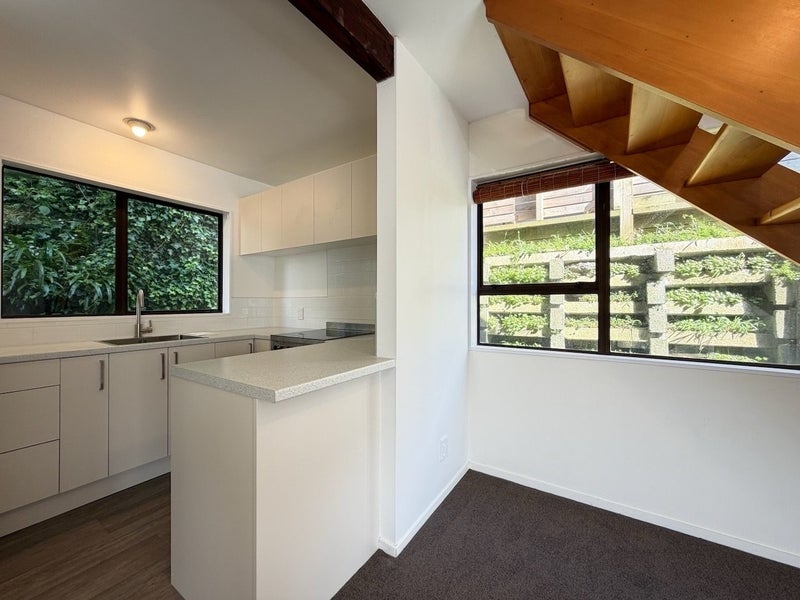 3/199 Grant Road, Thorndon, Wellington - Carousel 2