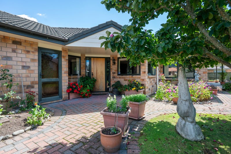 8 Courtenay Place, Owhata, Rotorua - Carousel 2