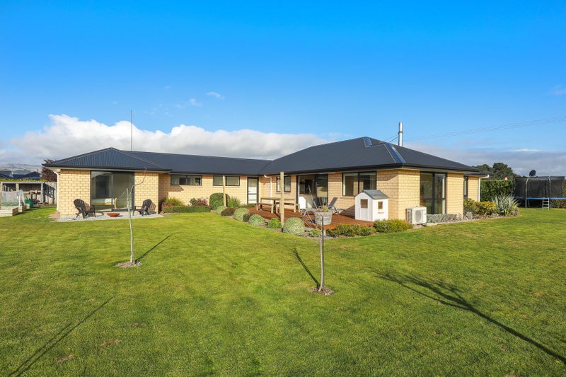 11 Aerodrome Road, Burleigh, Blenheim - Carousel 1