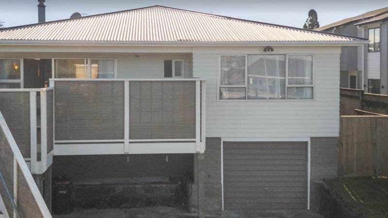 6 Andrew Road, Howick, Auckland - Carousel 1