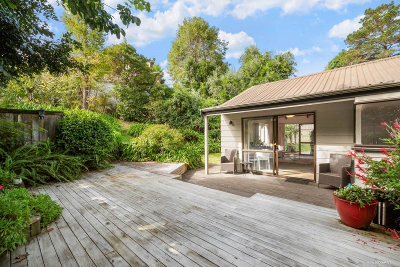 2/30 Woodlands Crescent, Browns Bay, Auckland - Carousel 17