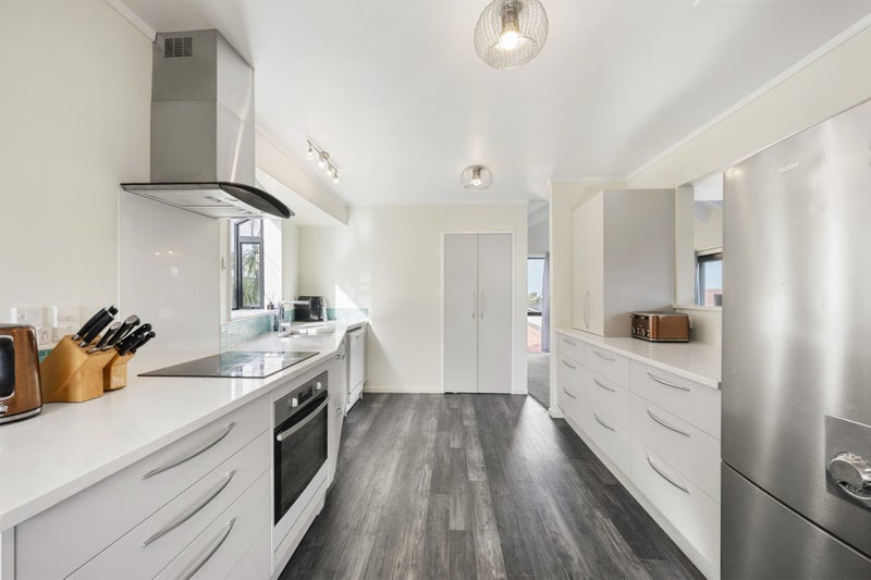 27B Southgate Road, Southgate, Wellington - Carousel 2