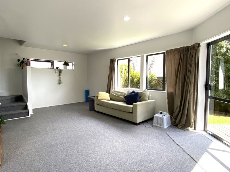 2/37 Fields Parade, Oteha, Auckland - Carousel 1