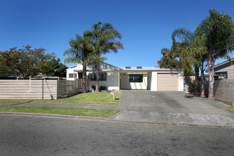 39 Glamorgan Avenue, Tamatea, Napier - Carousel 1