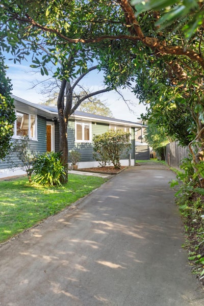 4 Alanbrooke Crescent, Avondale, Auckland - Carousel 24