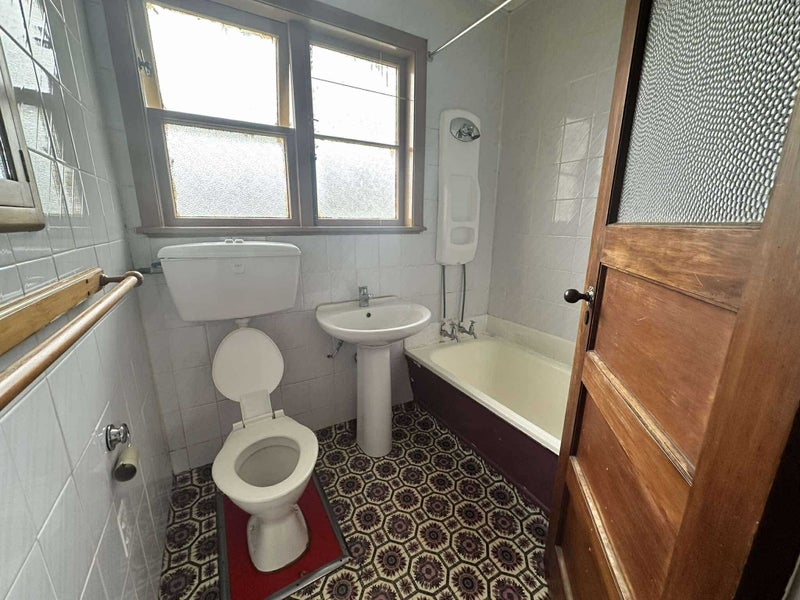 51 Durham Crescent, Fairfield, Lower Hutt - Carousel 9