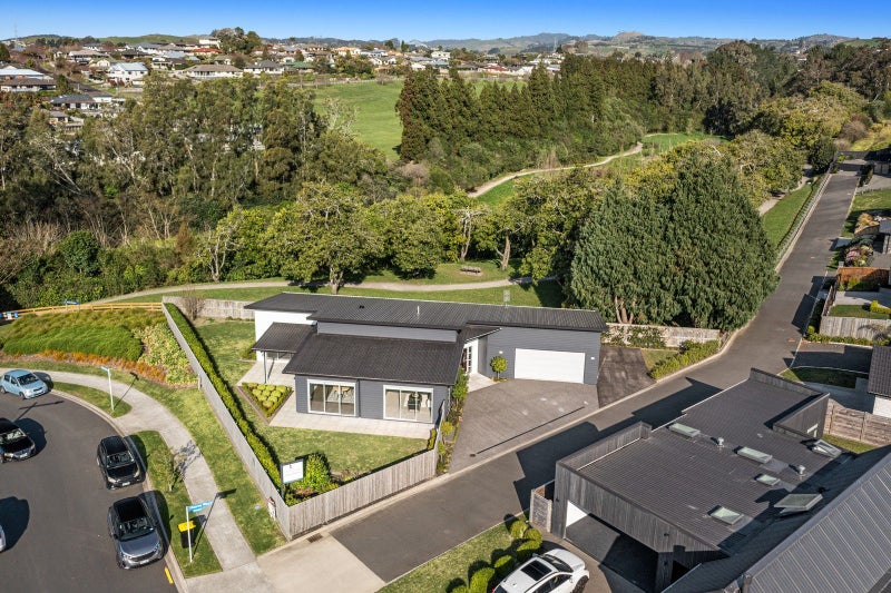 1 Hass Drive, Ohauiti - Carousel 1