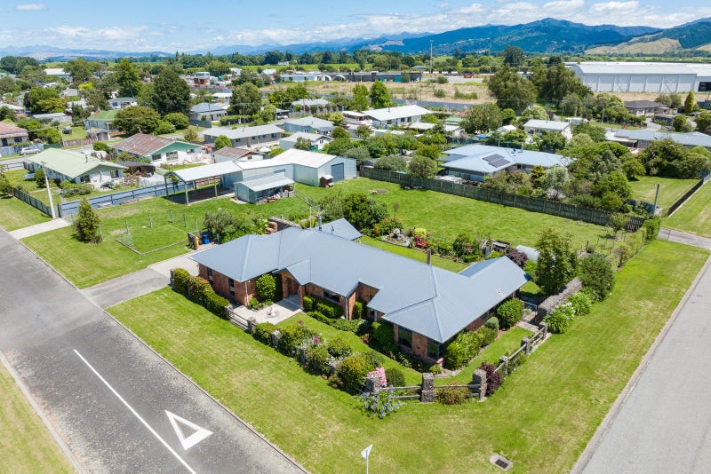 14 Hathaway Street, Spring Creek - Carousel 2