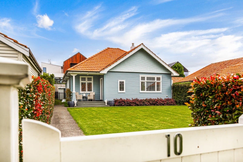 10 Sunderland Avenue, Hobsonville, Auckland - Carousel 1