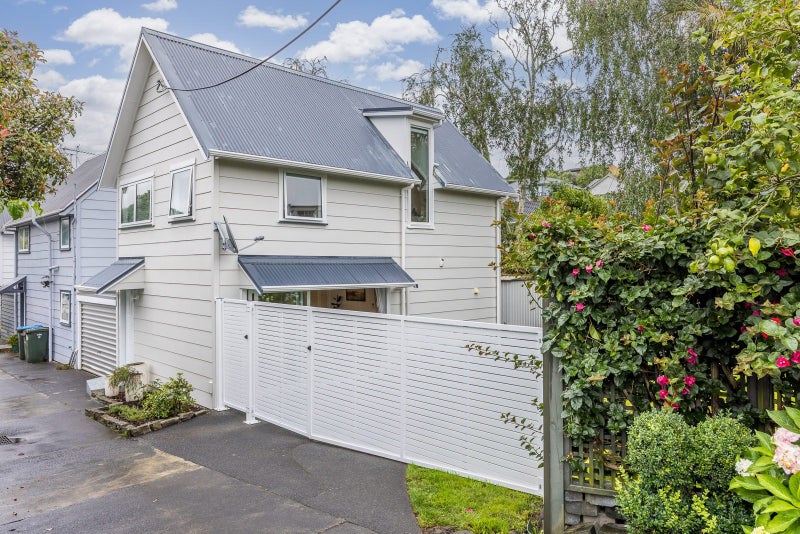 1/27 Lagoon Drive, Panmure, Auckland - Carousel 1